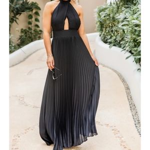 Lulus Sunny Gleam Accordian Halter Dress